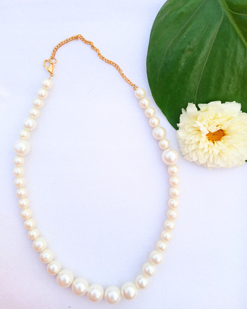 White Bead Har