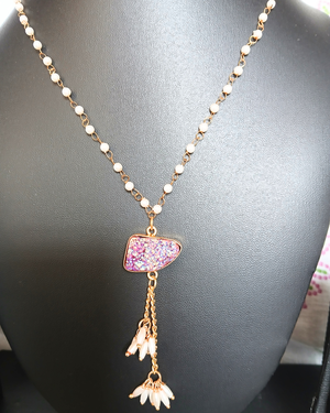 Elegant Pearl Chain